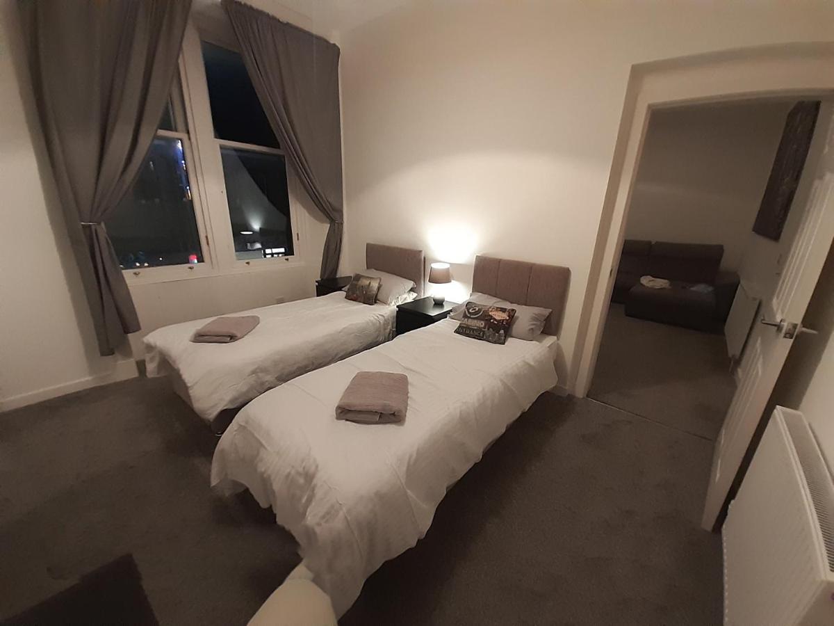 던펌린 Carvetii - Edward House A - 2 Dbl Bed 1St Floor Flat 아파트 외부 사진